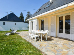 Serene Holiday Home in P nestin 300m from the beach